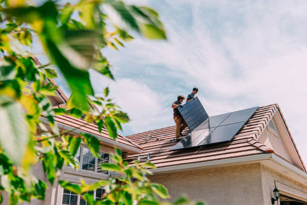 Best Roof Gutter Cleaning  in East Bronson, FL